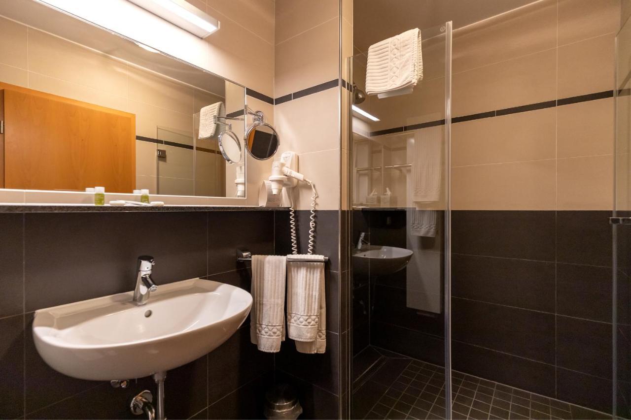 Hotel Garni " Am Domplatz" Erfurt Esterno foto