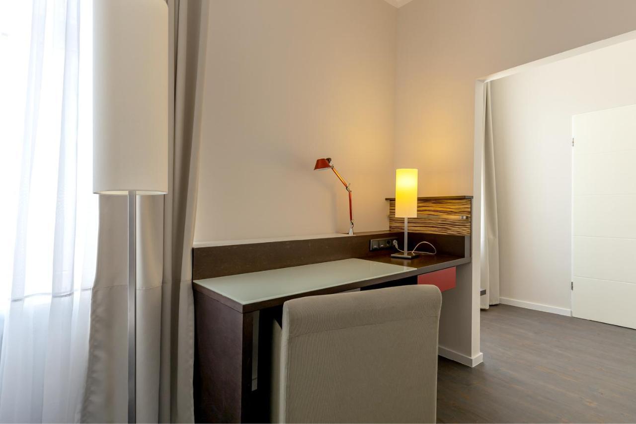 Hotel Garni " Am Domplatz" Erfurt Esterno foto